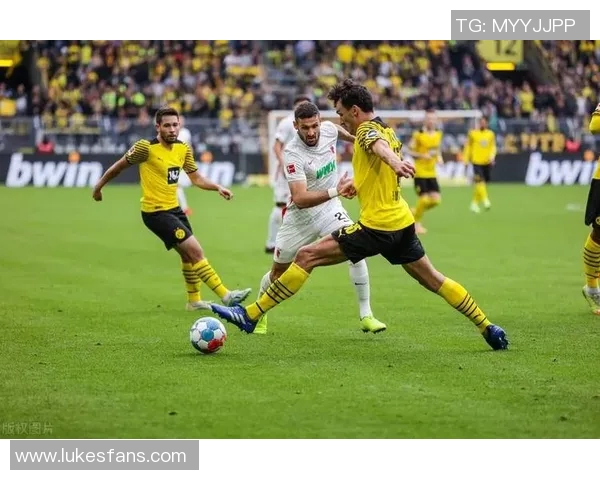 汉堡队战平沃尔夫斯堡,继续保持不败势头 汉堡队战平沃尔夫斯堡,继续保持不败势头