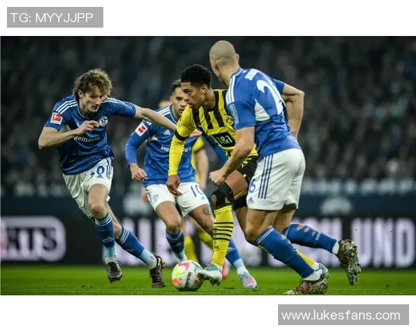 沙尔克04迎来转型之机德甲保级前景看涨 沙尔克04迎来转型之机德甲保级前景看涨